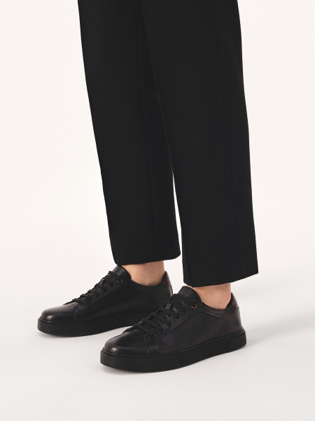 Czarne sneakersy z brązową wstawką SILVAN