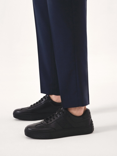 Czarne skórzane sneakersy z gumą na pięcie SEMOUSE
