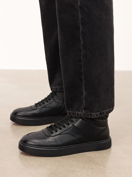 Czarne sneakersy z wysoką cholewką  TRUXTON