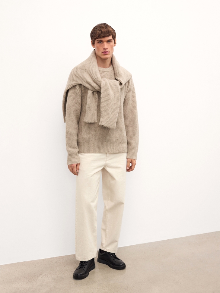 Czarne sneakersy z wypukłym tłoczeniem SILVAN